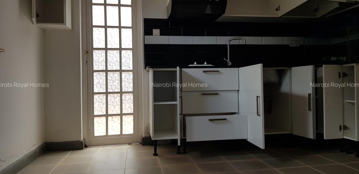 5 Bed Townhouse with En Suite at Gichugu Road - 18