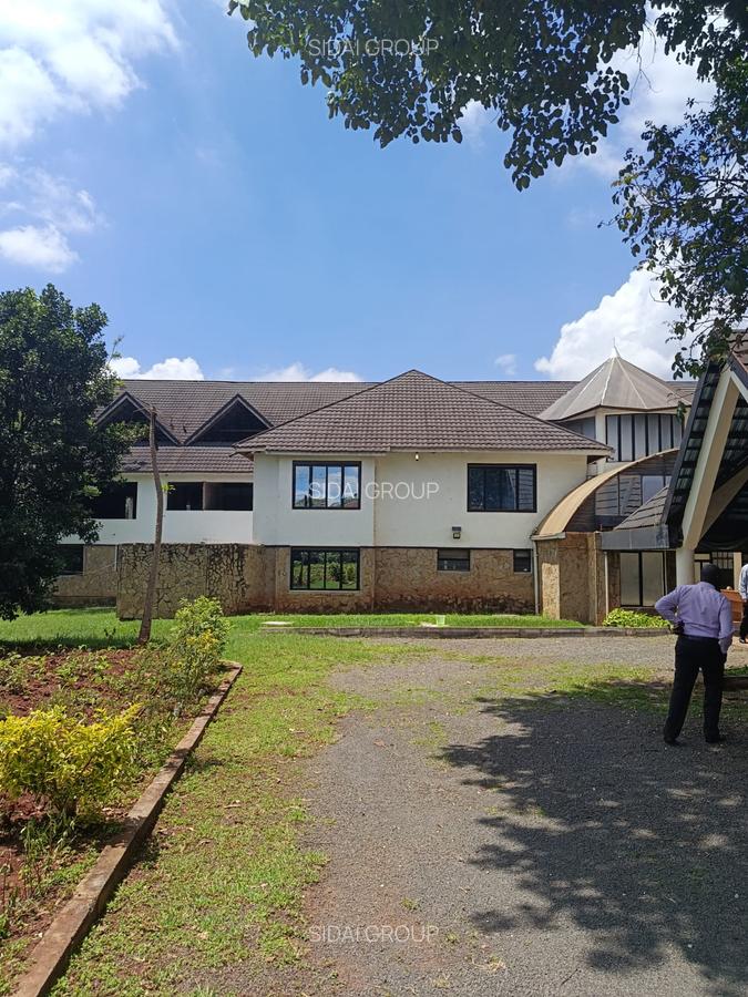 10 Bed House with En Suite in Karen - 9