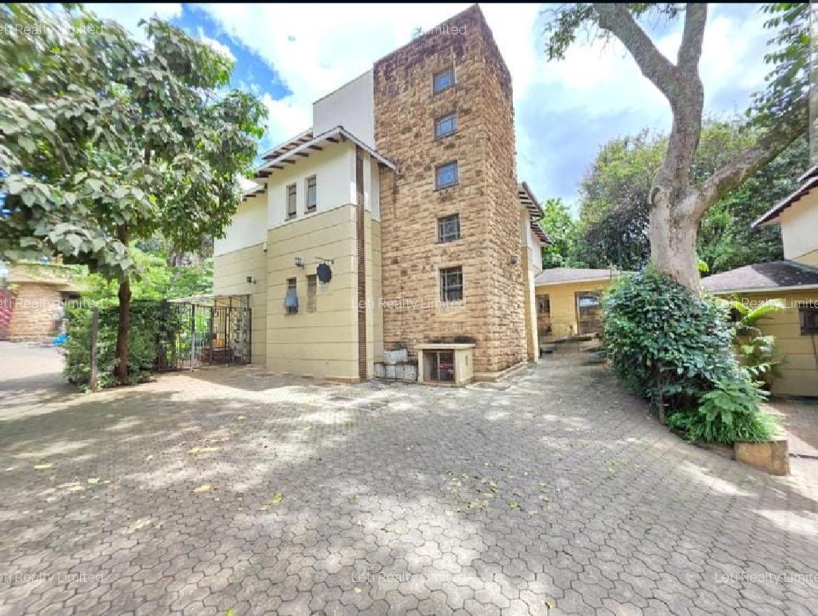 4 Bed Townhouse with En Suite in Lavington - 1