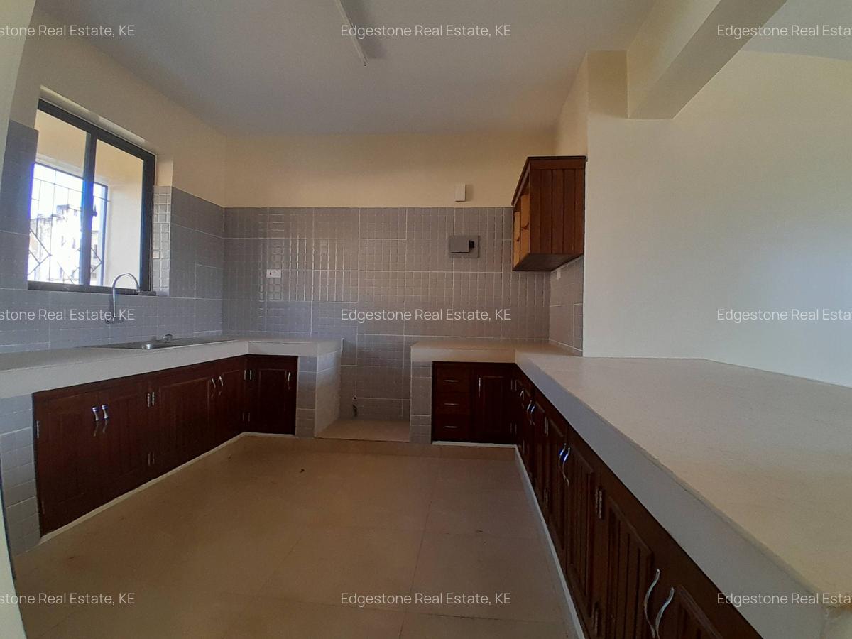 2 Bed Apartment with En Suite in Tudor - 6