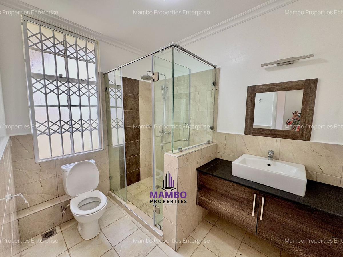 4 Bed Townhouse with En Suite at Westlands - 12