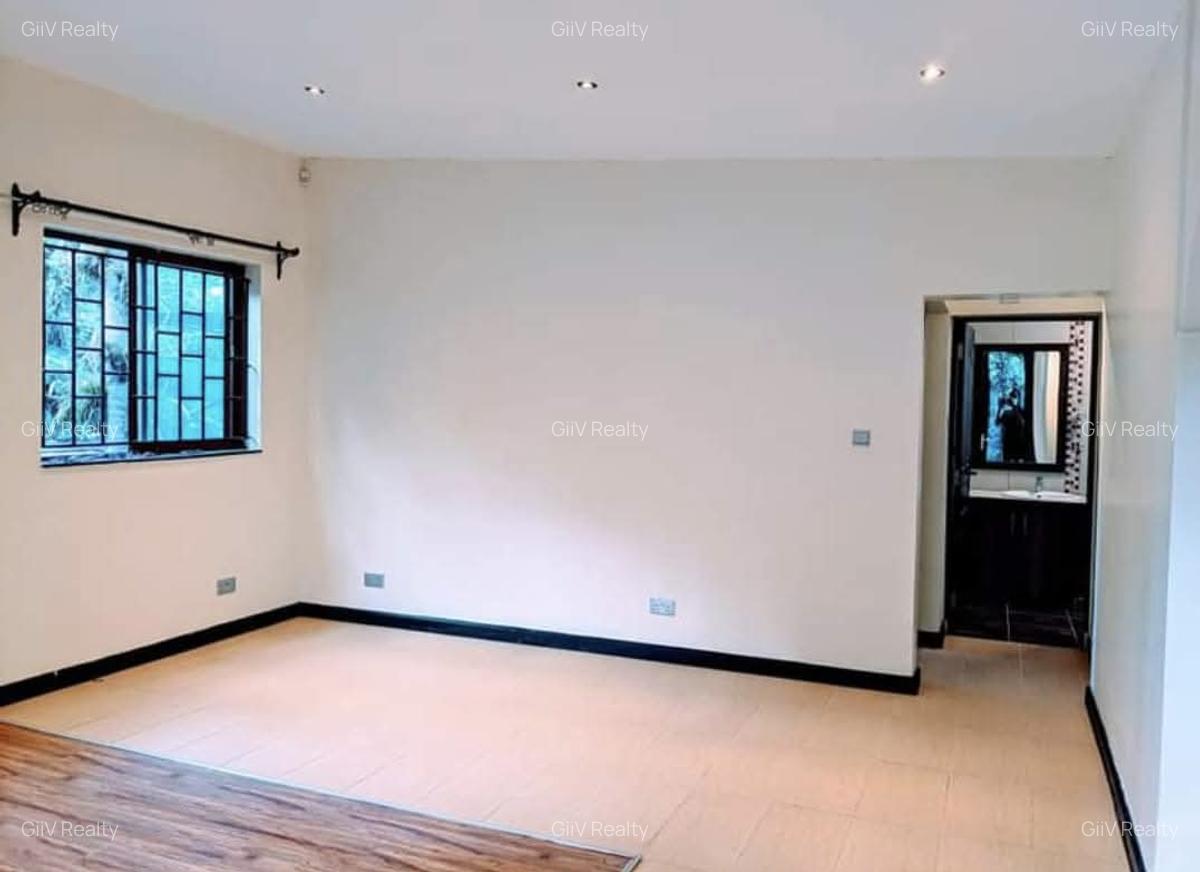 2 Bed House with Garden in Spring Valley - 5