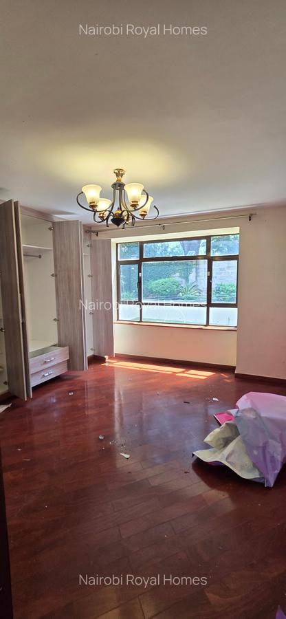 5 Bed Townhouse with En Suite at Lavington Green - 14