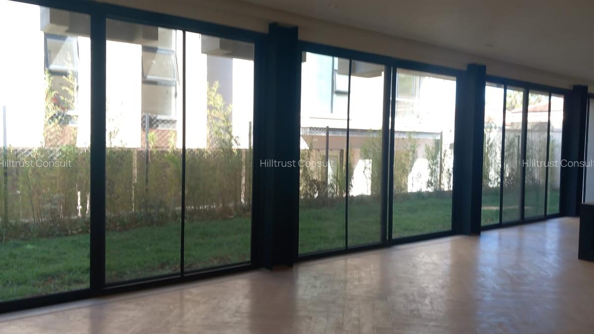 5 Bed Villa with En Suite in Westlands Area - 17