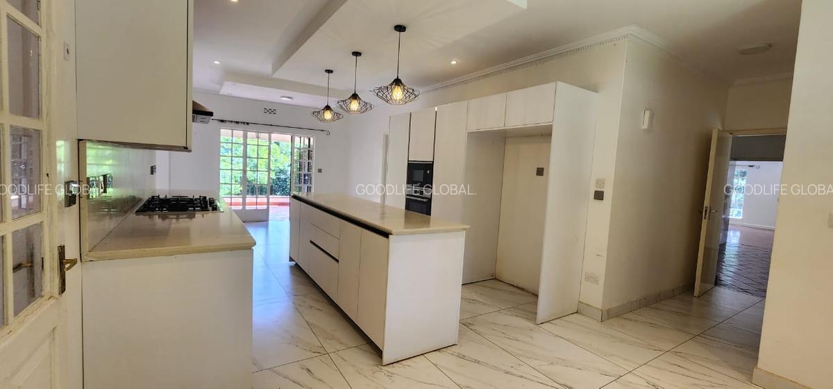 4 Bed Villa with En Suite in Lavington - 18