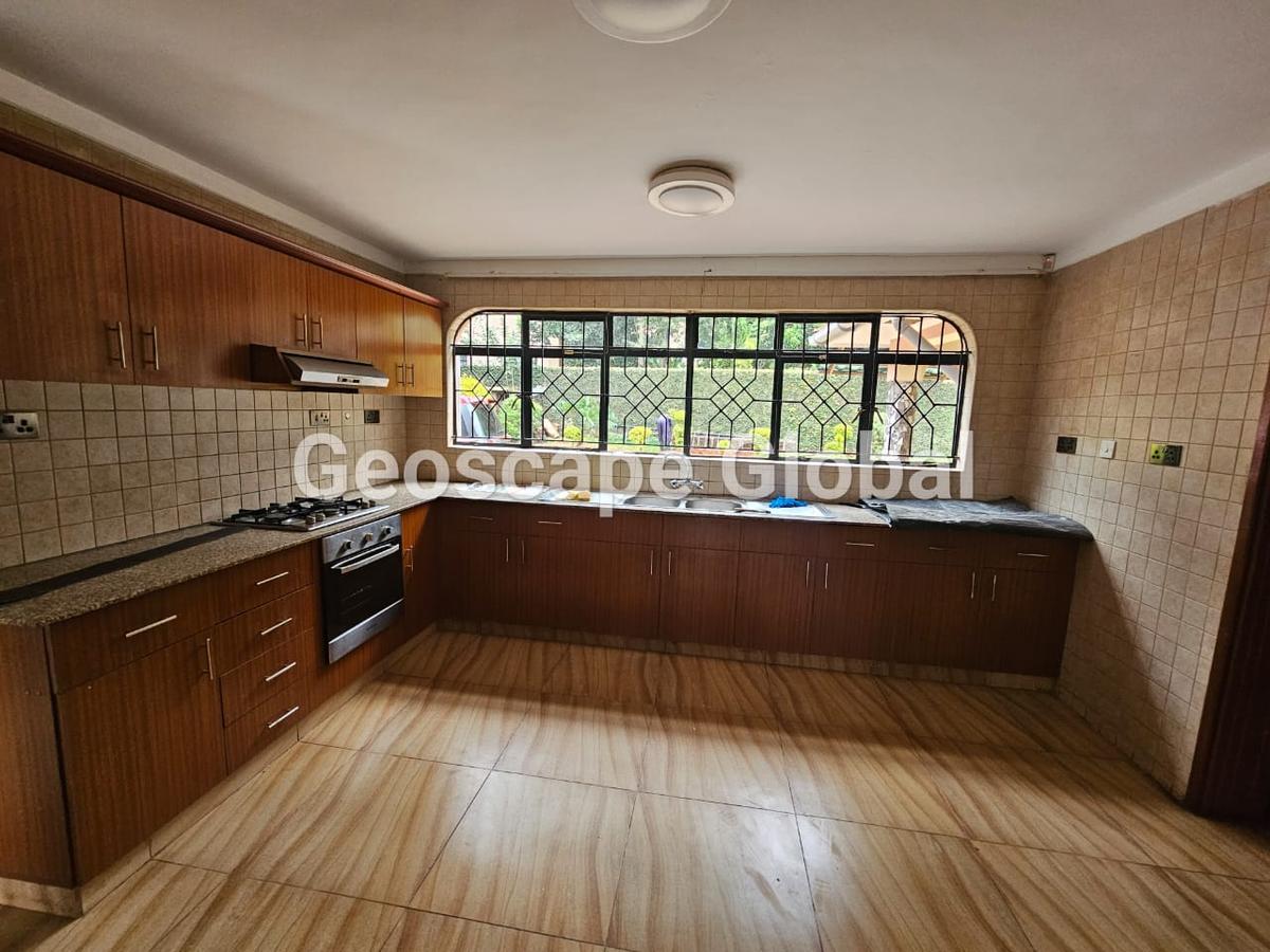 4 Bed House with En Suite in Runda - 5