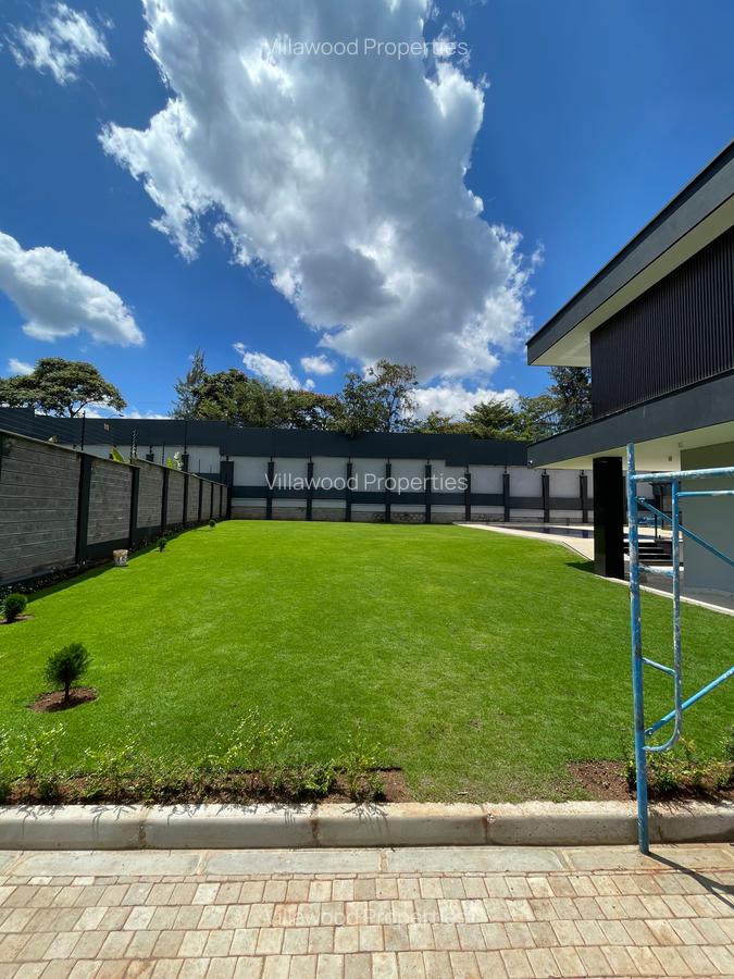 6 Bed Villa with En Suite in Nyari - 18
