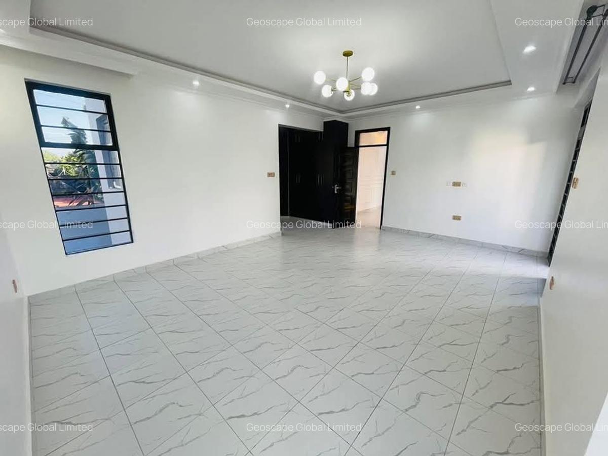 5 Bed House with En Suite in Ruiru - 2