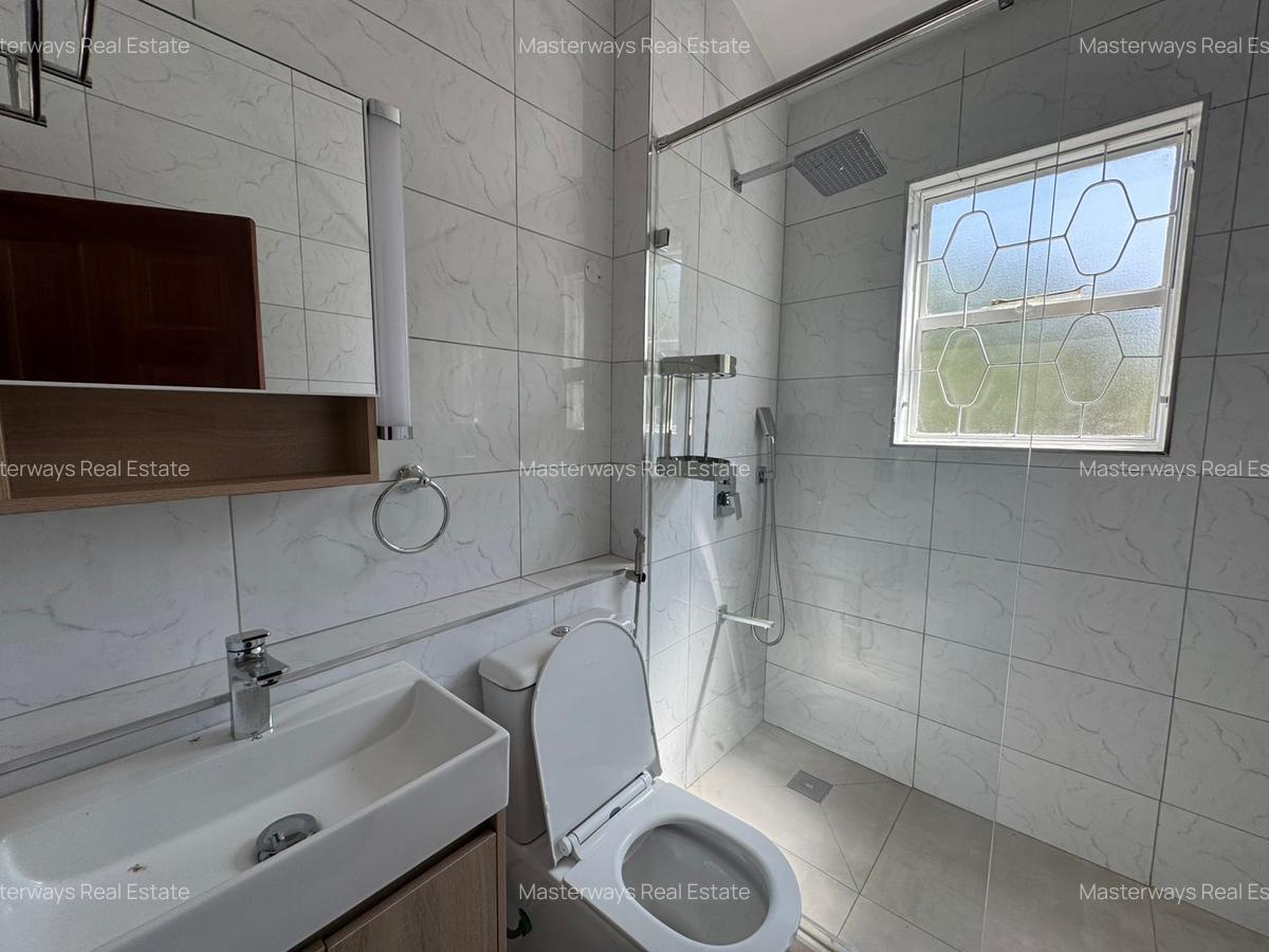 4 Bed Townhouse with En Suite at Lantana Road - 5