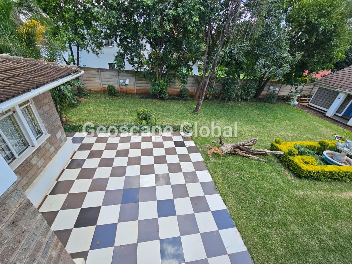 4 Bed House with En Suite in Runda - 17