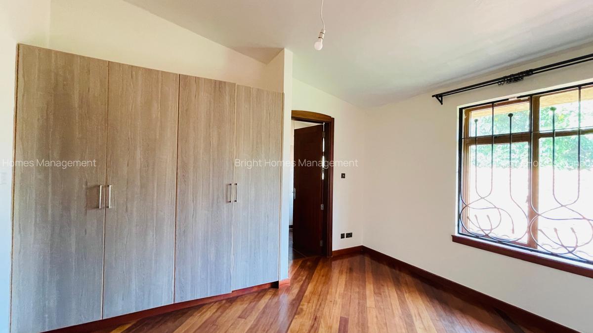 5 Bed Villa with En Suite in Runda - 19