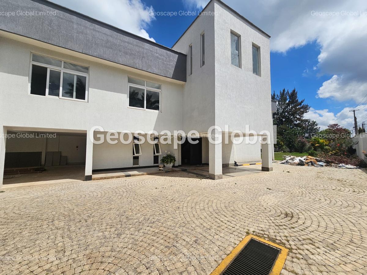 4 Bed House with En Suite in Runda - 4