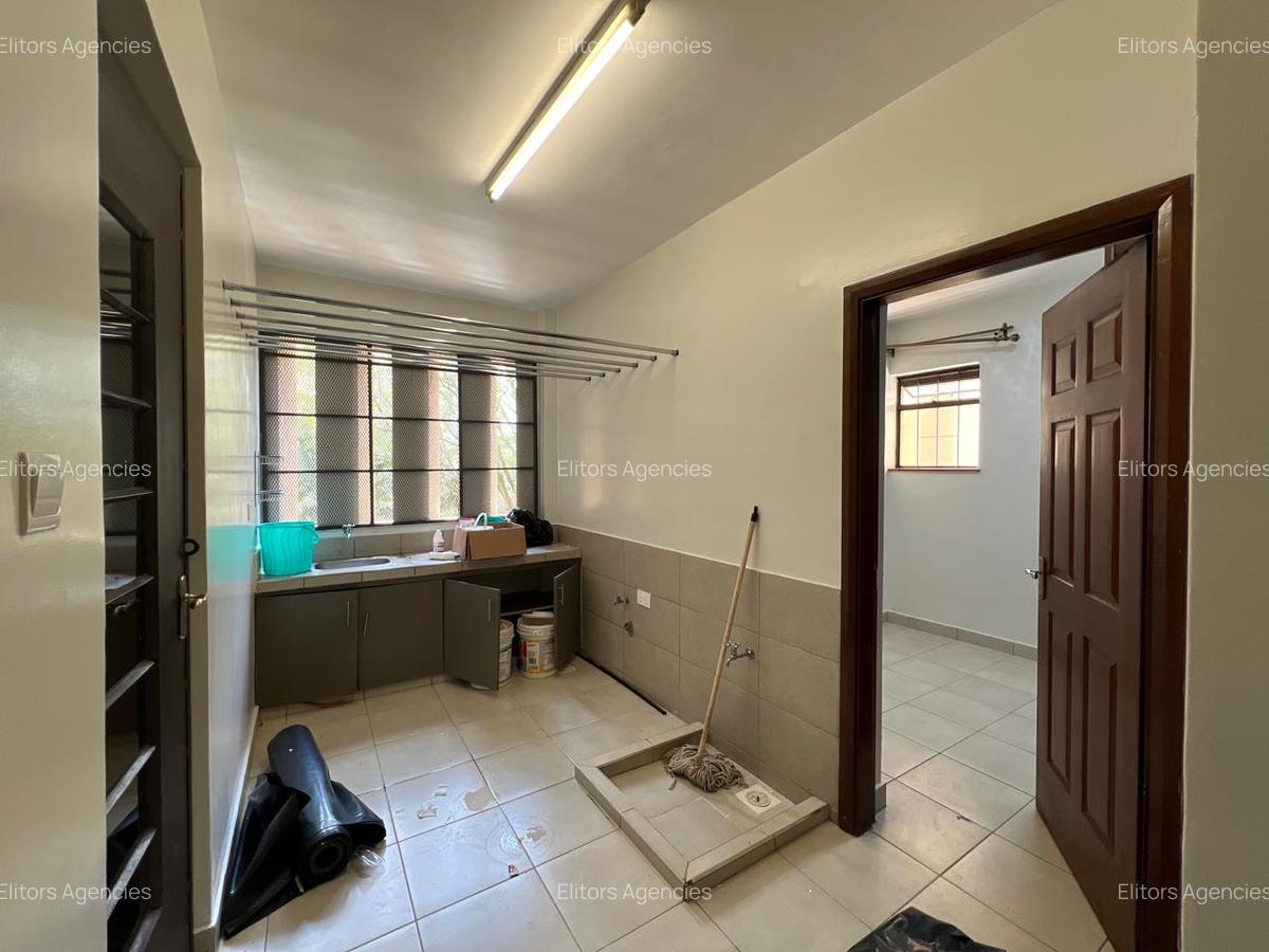 3 Bed Apartment with En Suite at Othaya Road - 8