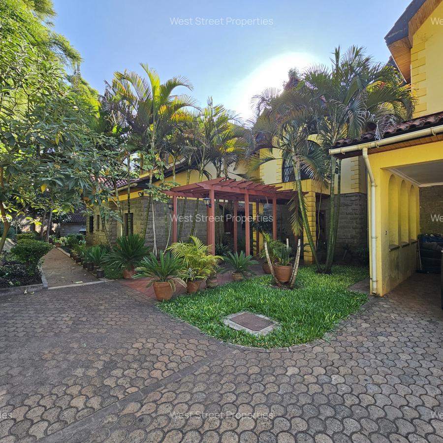 6 Bed Townhouse with En Suite at Karen - 16