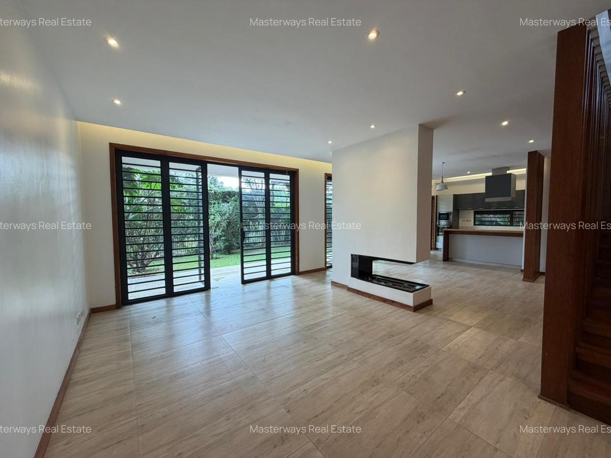 3 Bed House with En Suite in Rosslyn - 3