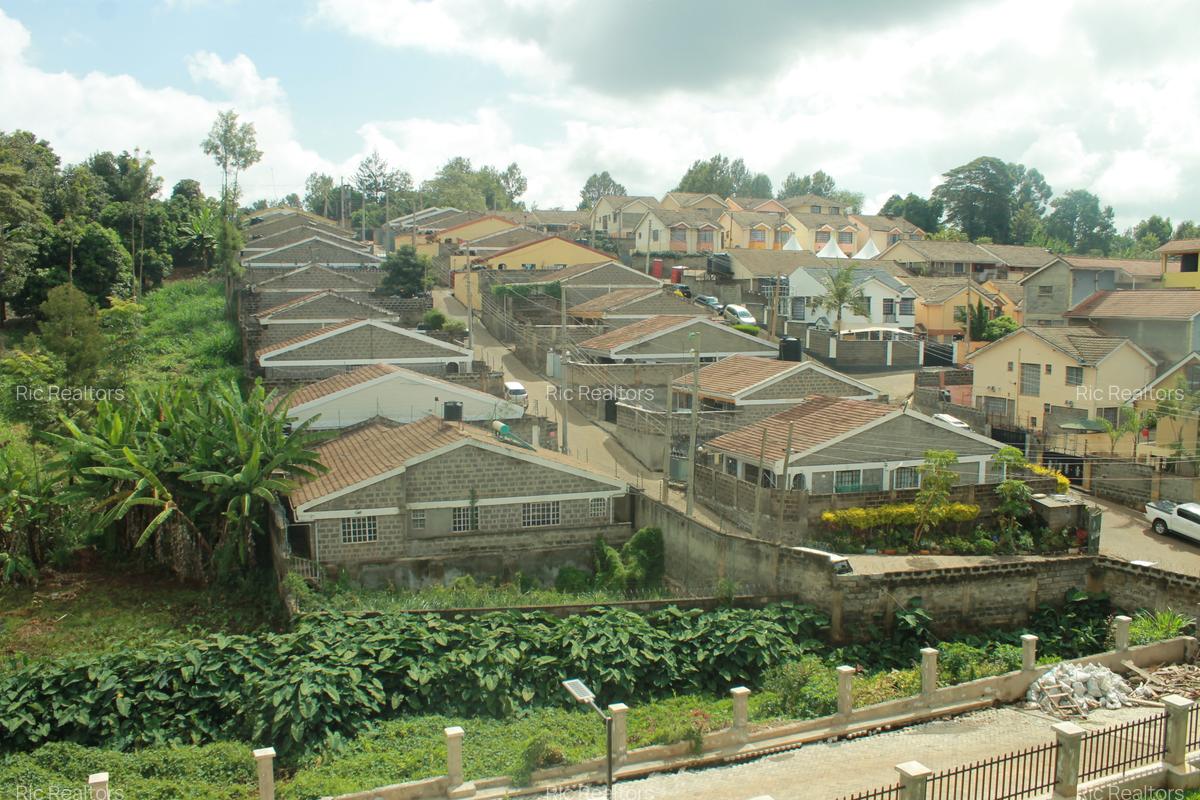 4 Bed Townhouse with En Suite at Banana - Kiambu - 18