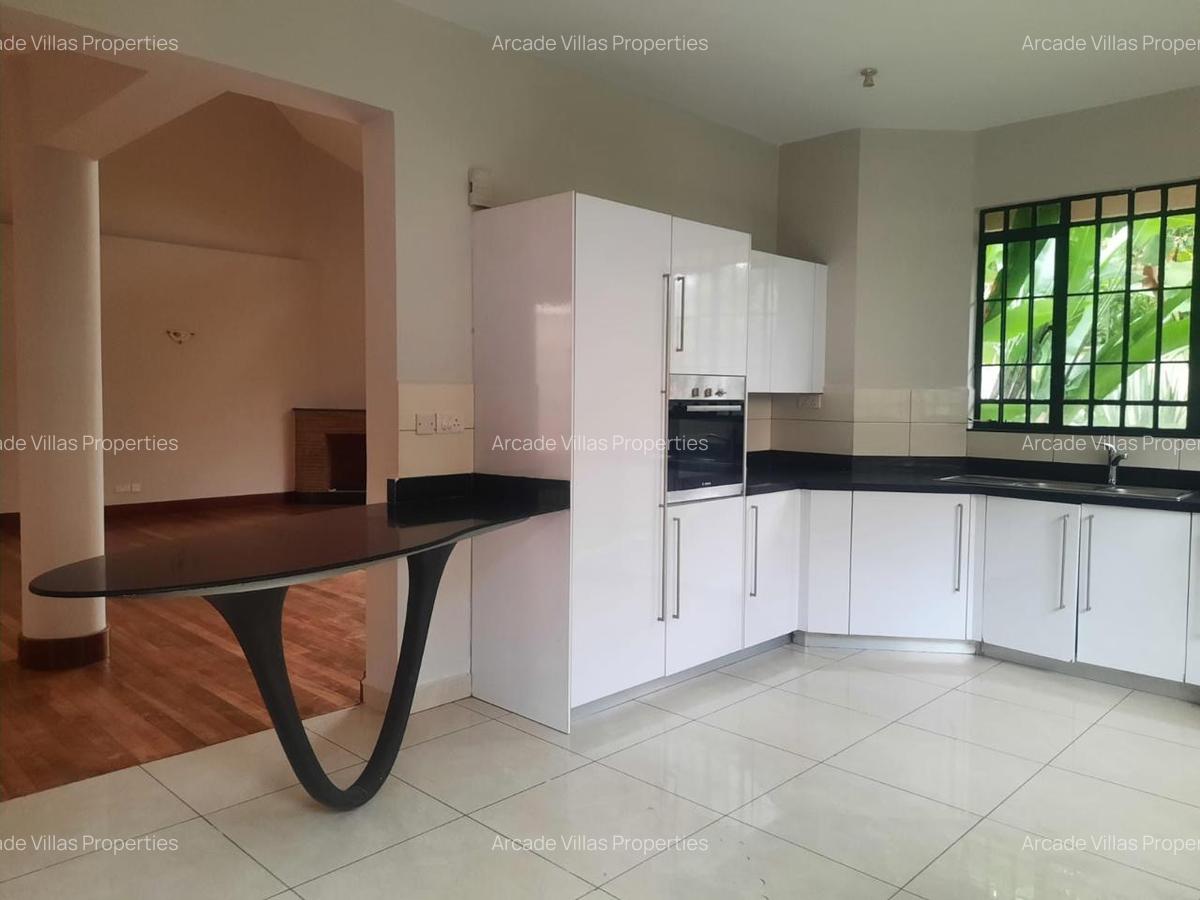 5 Bed Townhouse with En Suite in Lavington - 9