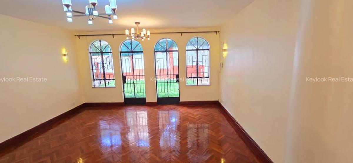 5 Bed Townhouse with En Suite at Riverside Garden - 7