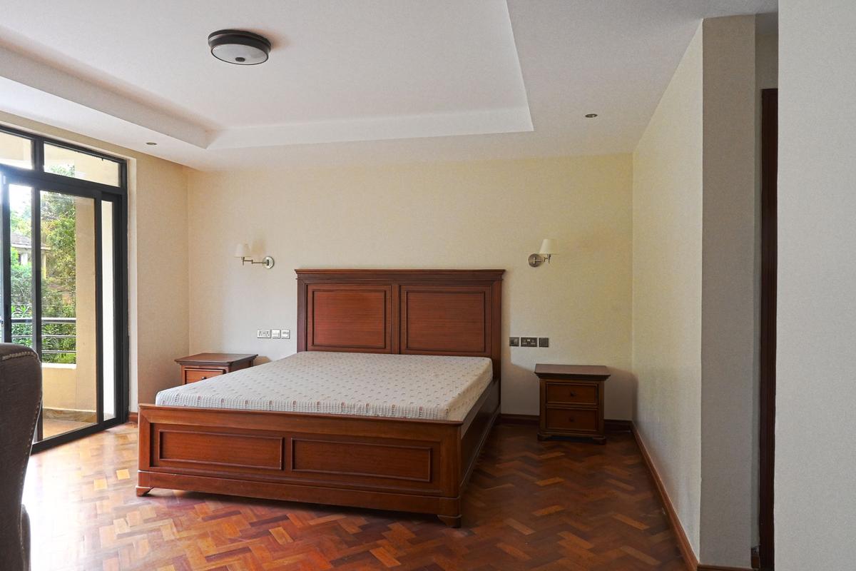 Furnished 3 Bed Apartment with En Suite in Riverside - 12