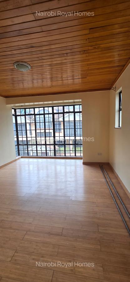 5 Bed Townhouse with En Suite at Lavington Green - 12