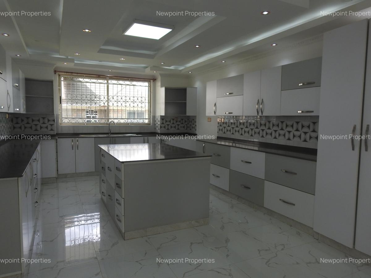 4 Bed House with En Suite in Karen - 3