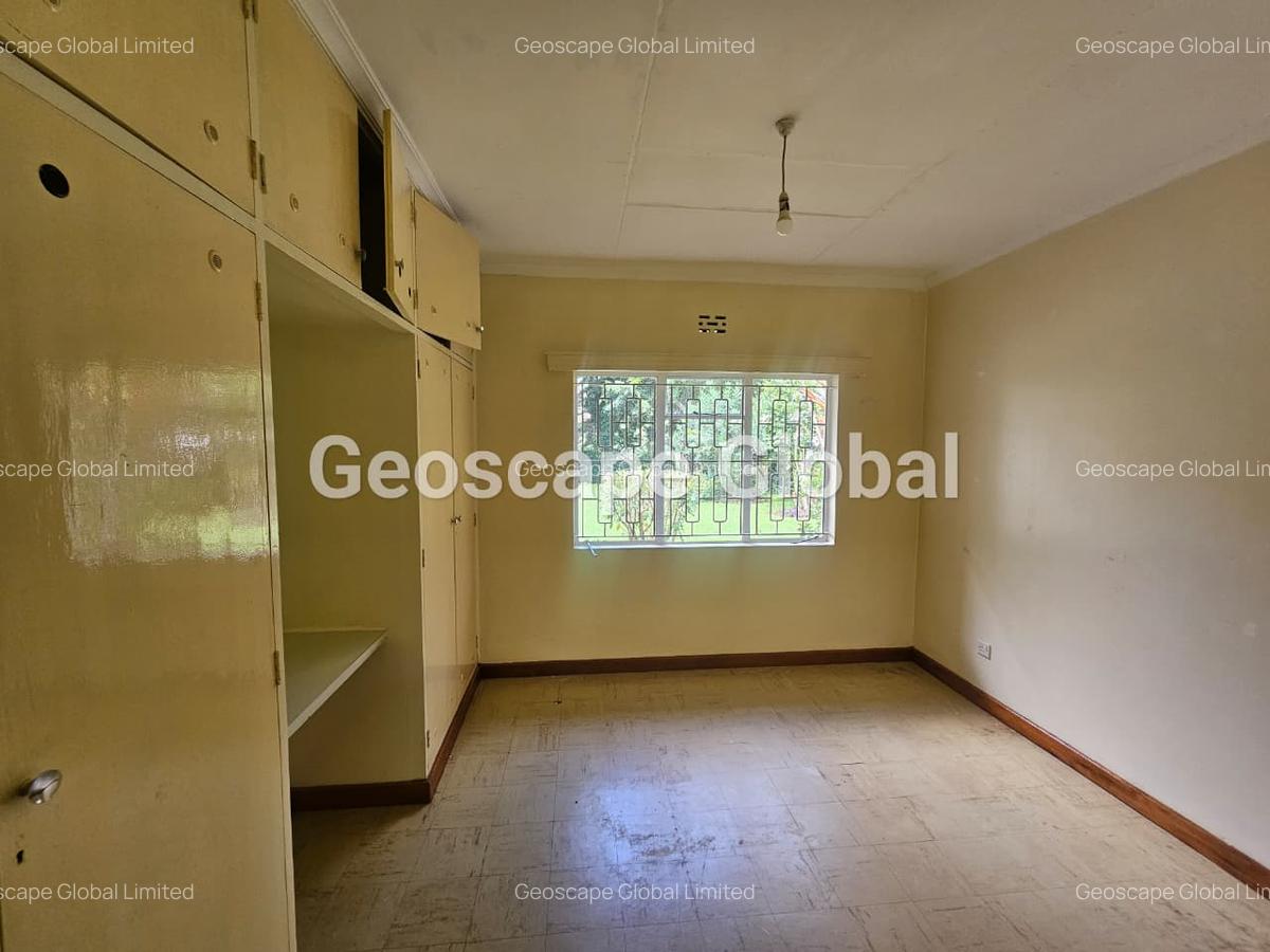 4 Bed House with En Suite in Runda - 3