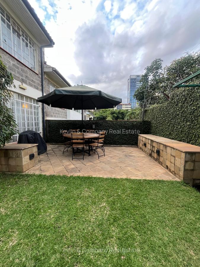 5 Bed Townhouse with En Suite in Riverside - 6