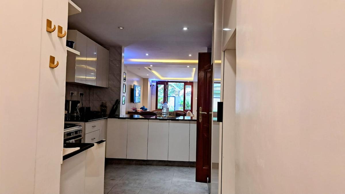 3 Bed Villa with En Suite in Westlands Area - 4