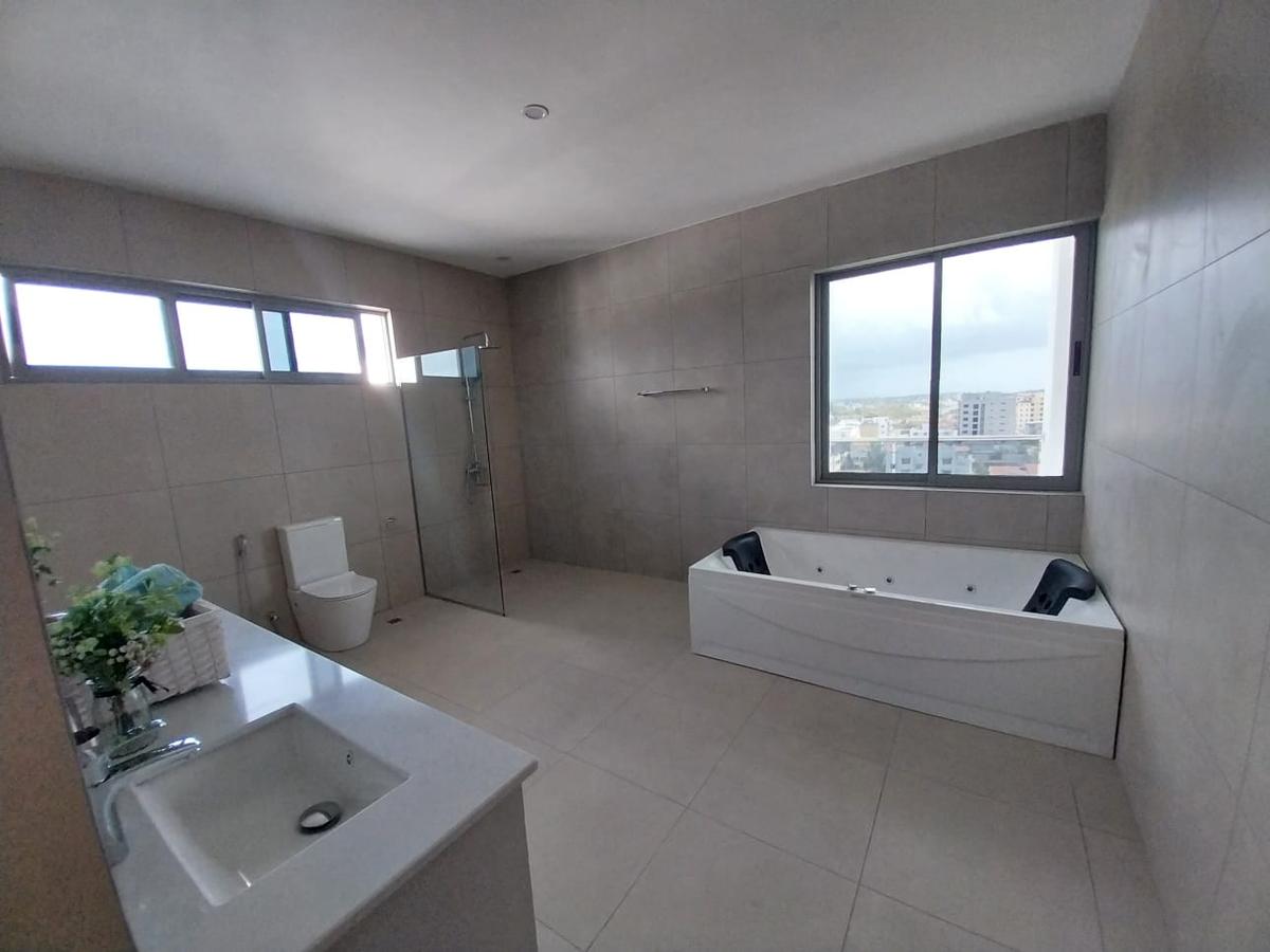 Serviced 5 Bed Apartment with En Suite at Mombasa - 14