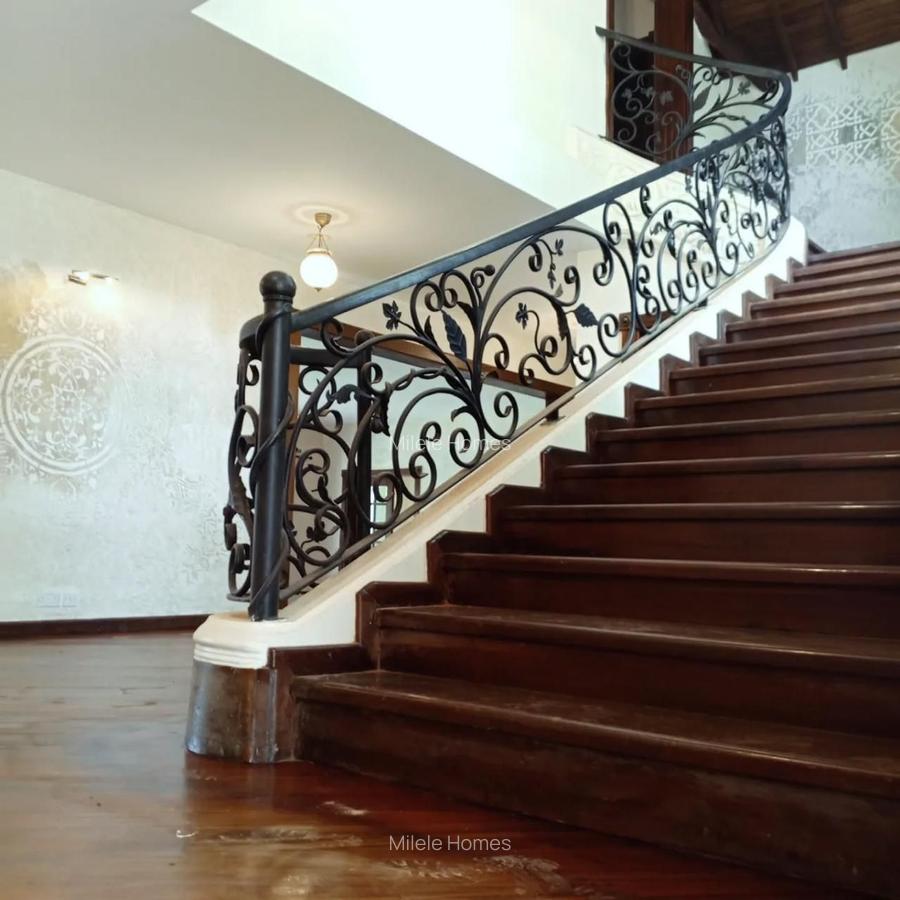 5 Bed Villa with En Suite in Kitisuru - 12