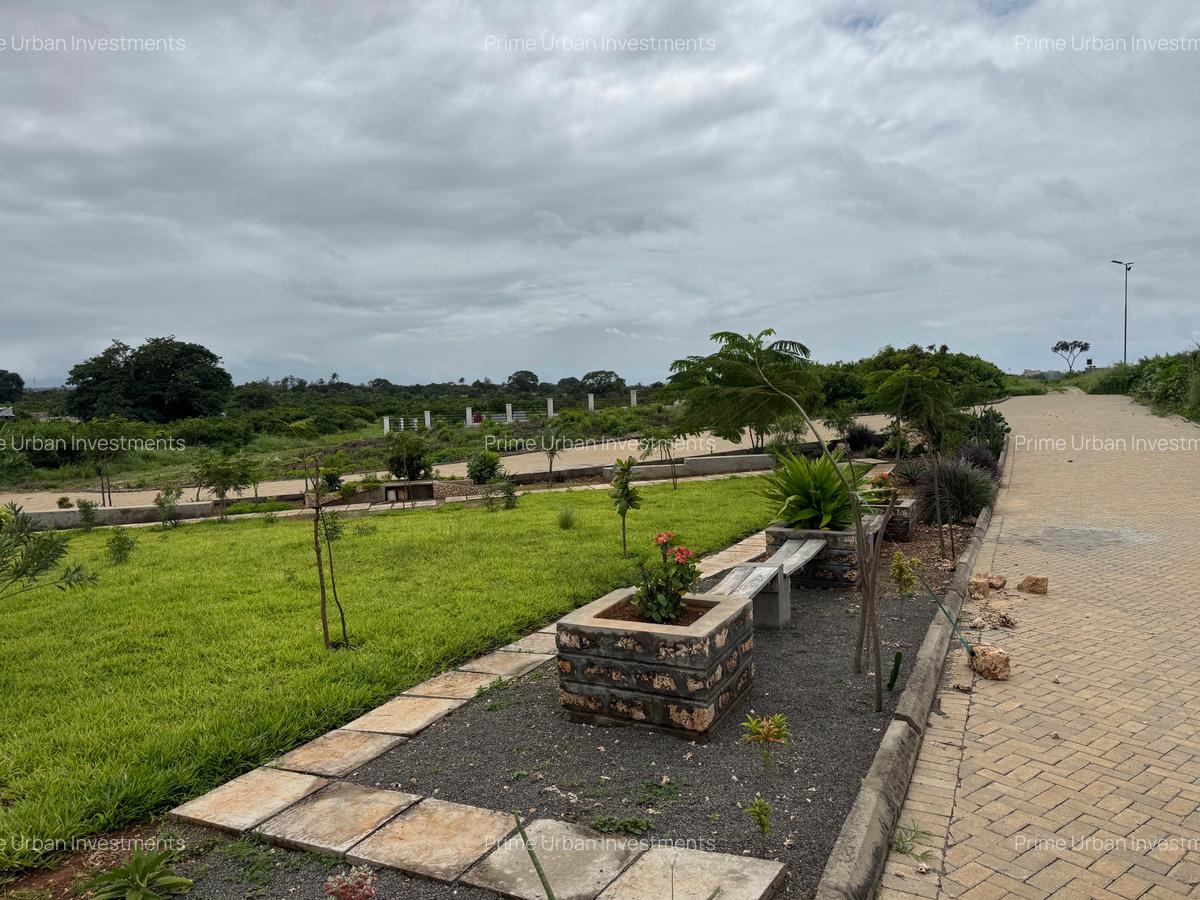 5,445 ft² Land in Vipingo - 8