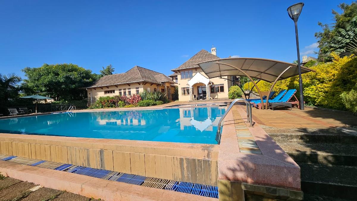 5 Bed House with En Suite at Old Runda - 2