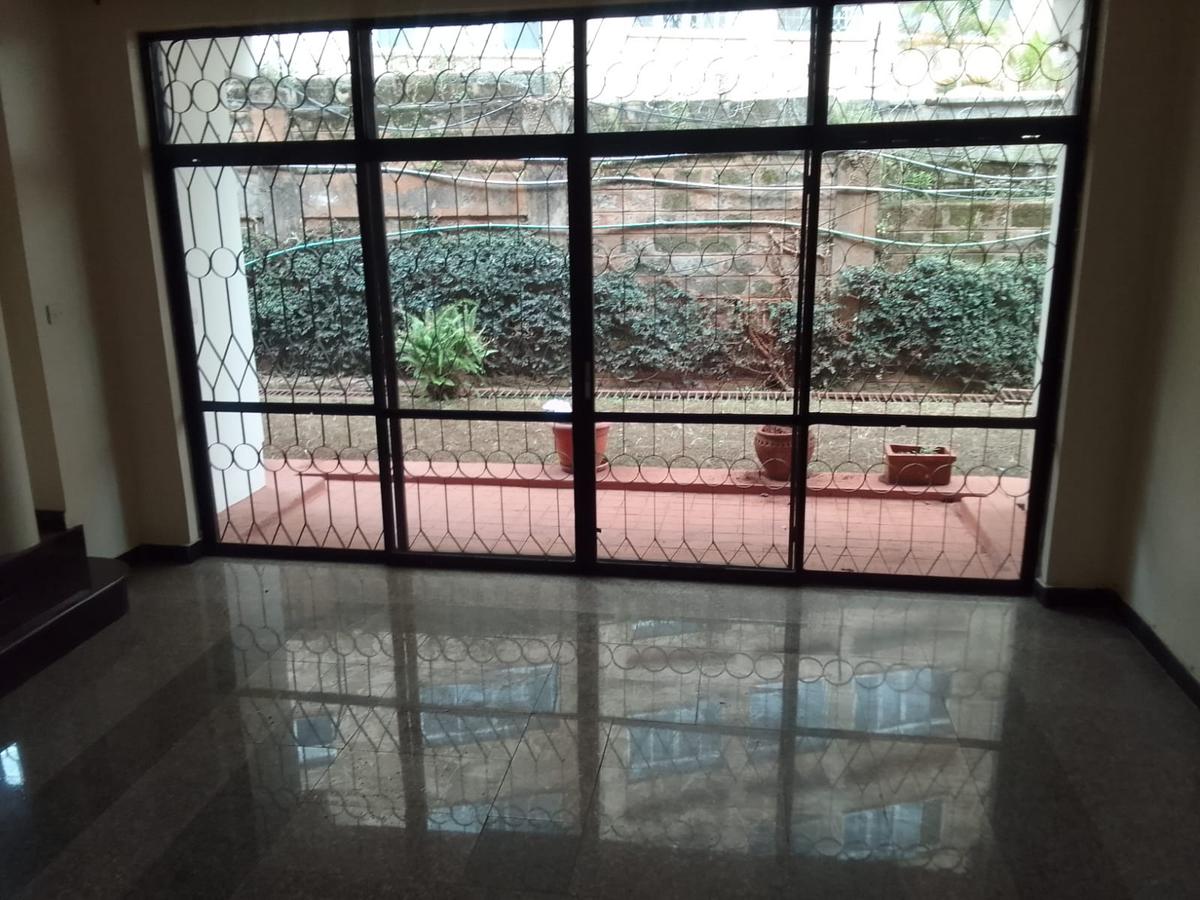 4 Bed Villa with En Suite in Westlands Area - 10