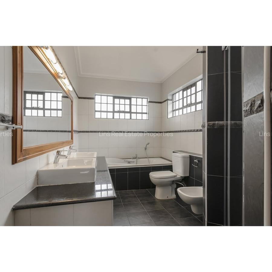 4 Bed Townhouse with En Suite at Peponi Gardens - 8