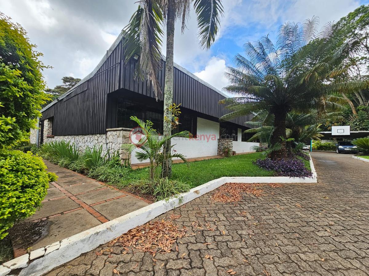 4 Bed House with En Suite in Muthaiga - 16