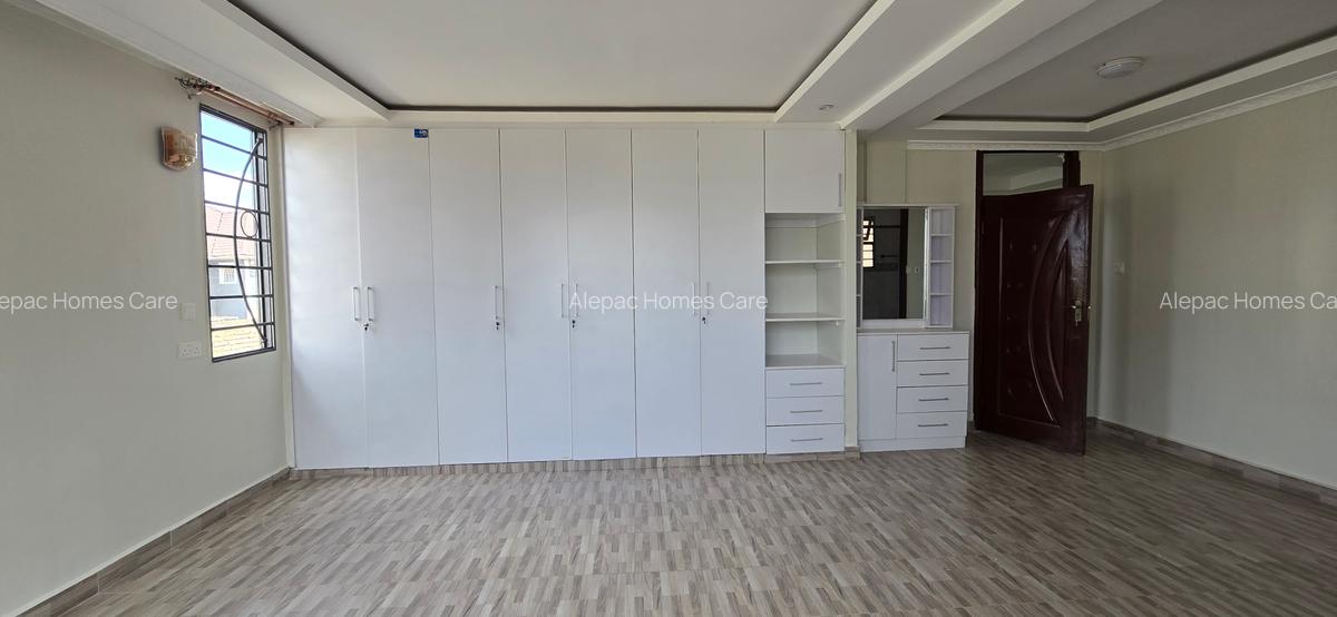 4 Bed House with En Suite at Varsityville - 9