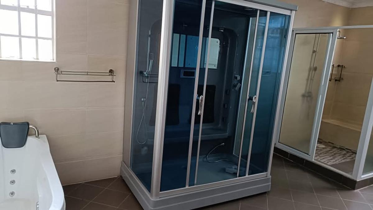 5 Bed House with En Suite in Runda - 7