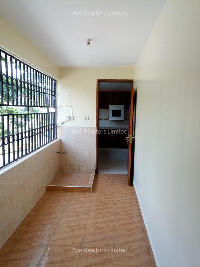 3 Bed Apartment with En Suite at Off Rhapta Road - 5
