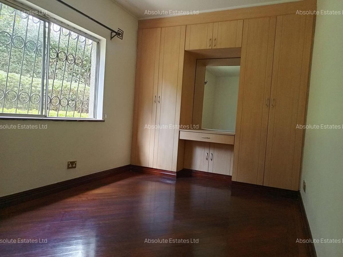 4 Bed Villa with En Suite in Muthaiga - 14