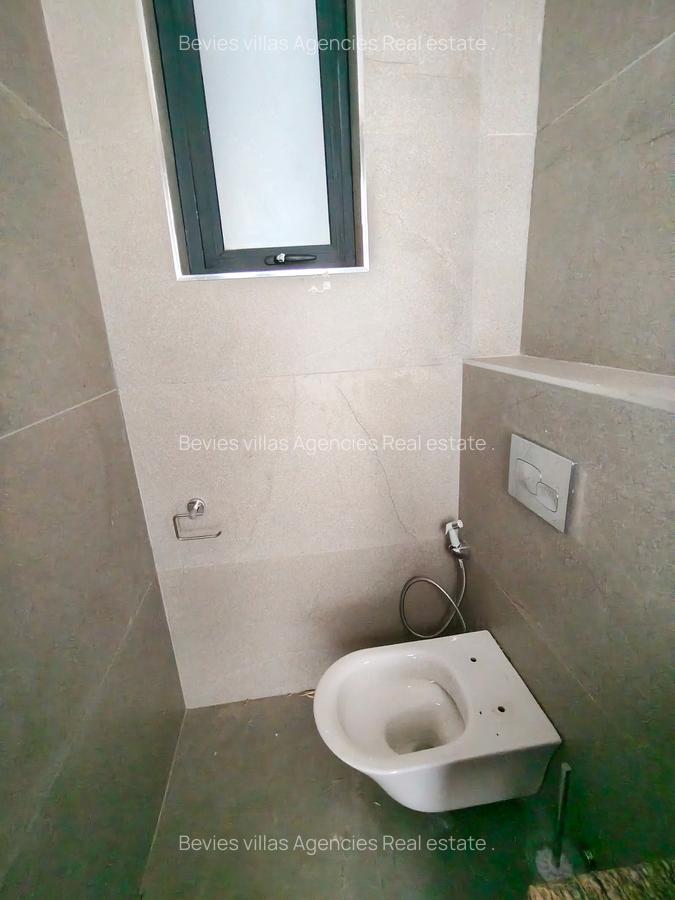 3 Bed Apartment with En Suite at Riverside - 16