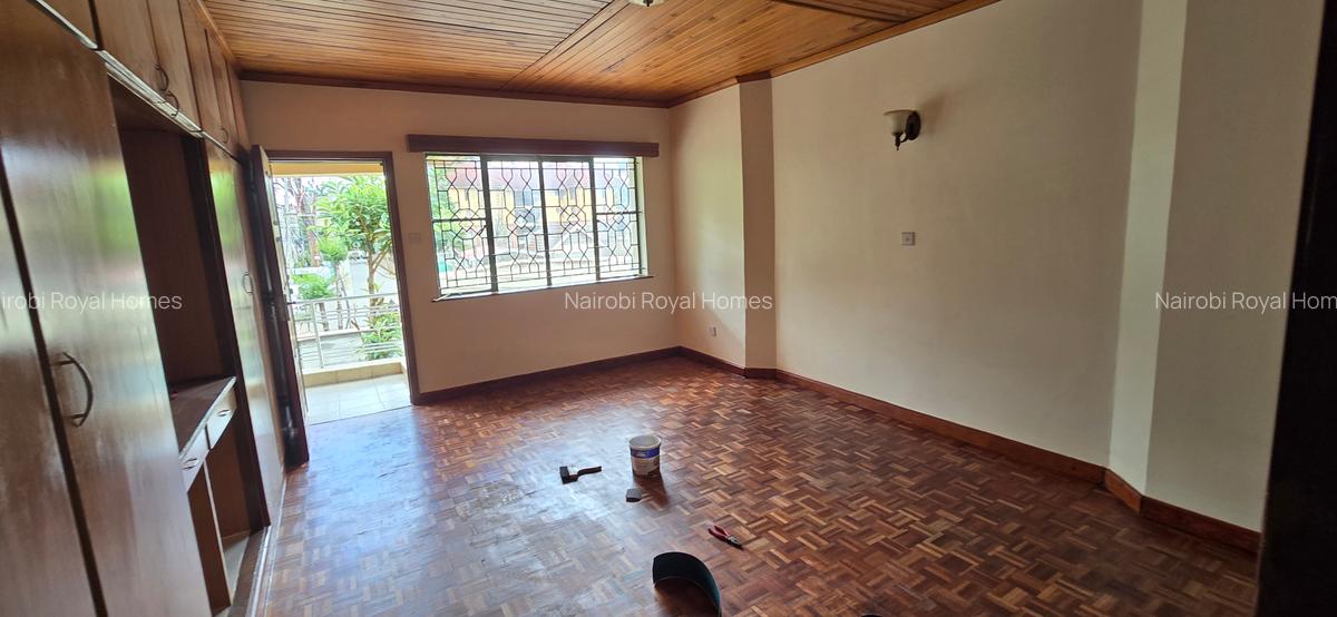 5 Bed Townhouse with En Suite at Lavington Road - 10