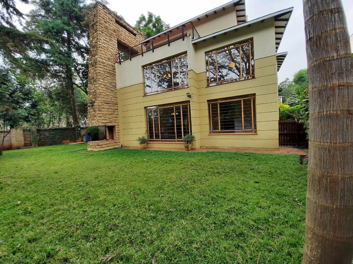 4 Bed Villa with En Suite in Lavington - 9