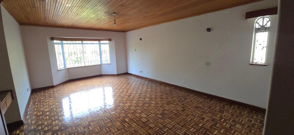 5 Bed Townhouse with En Suite at Brookside Drive - 5