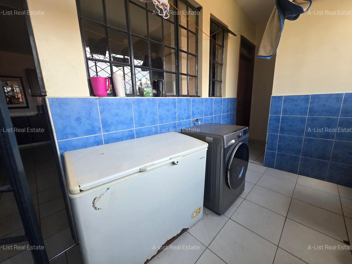 4 Bed Apartment with En Suite at Henred Avenue - 9