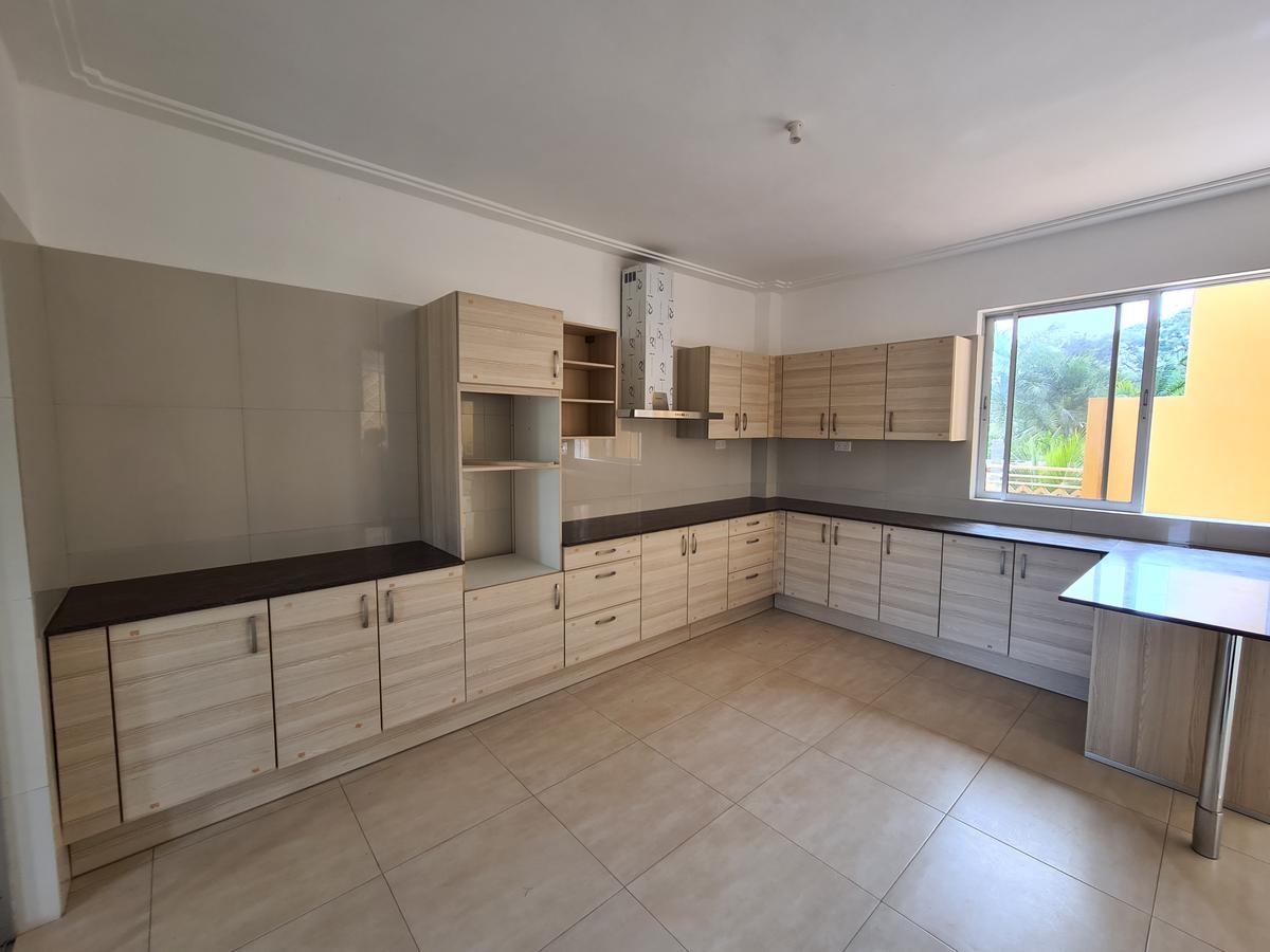 4 Bed Apartment with En Suite in Nyali Area - 7