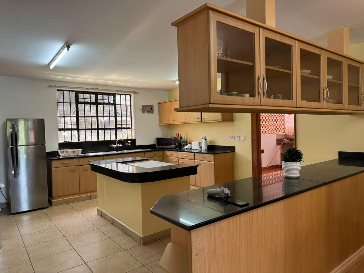 Furnished 3 Bed Apartment with En Suite in Brookside - 16