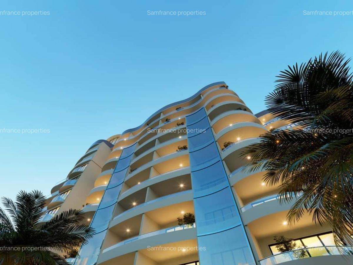 3 Bed Apartment with En Suite at 2 Avanue - 4