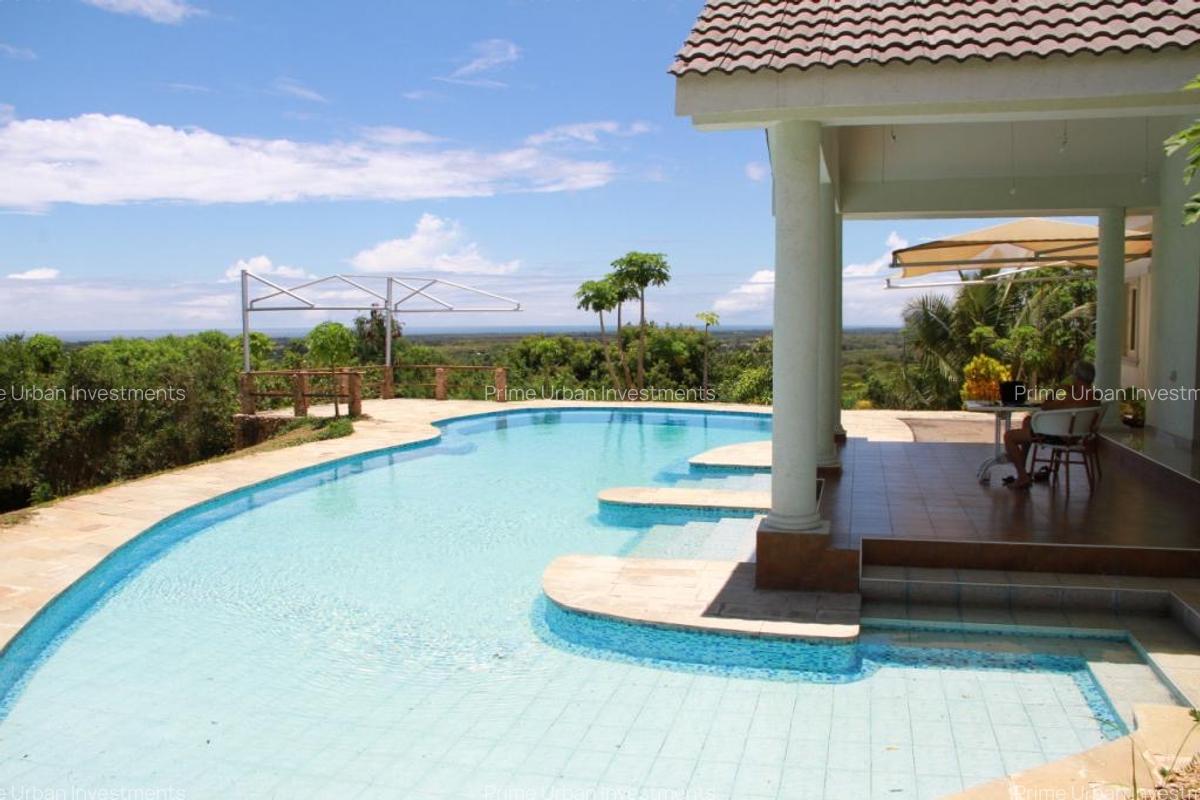 5 Bed Villa with En Suite in Vipingo - 1