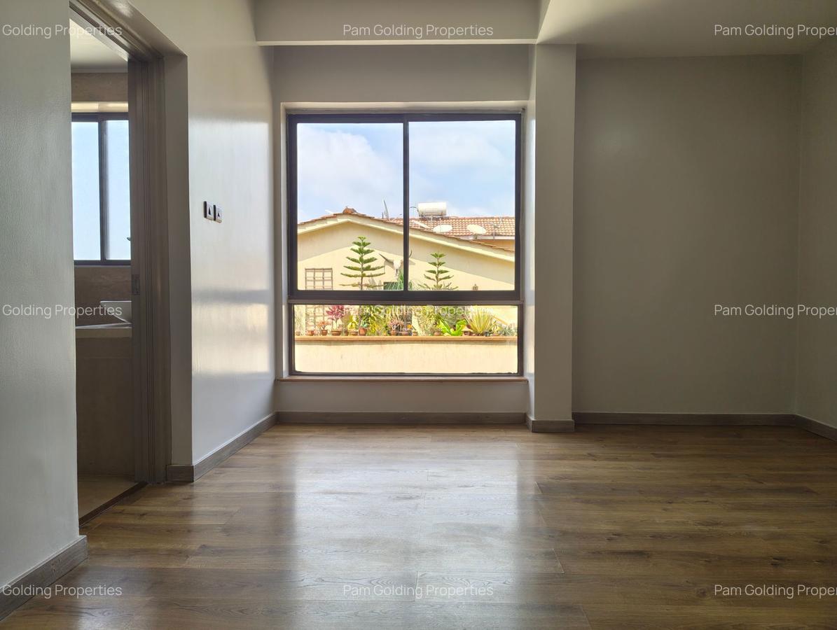 3 Bed Apartment with En Suite in Lavington - 6