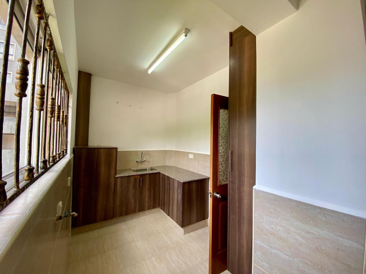 2 Bed Apartment with En Suite in Kilimani - 9